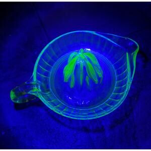 Vintage Federal Uranium Glass Depression Citrus Juicer Reamer Green 8.5"